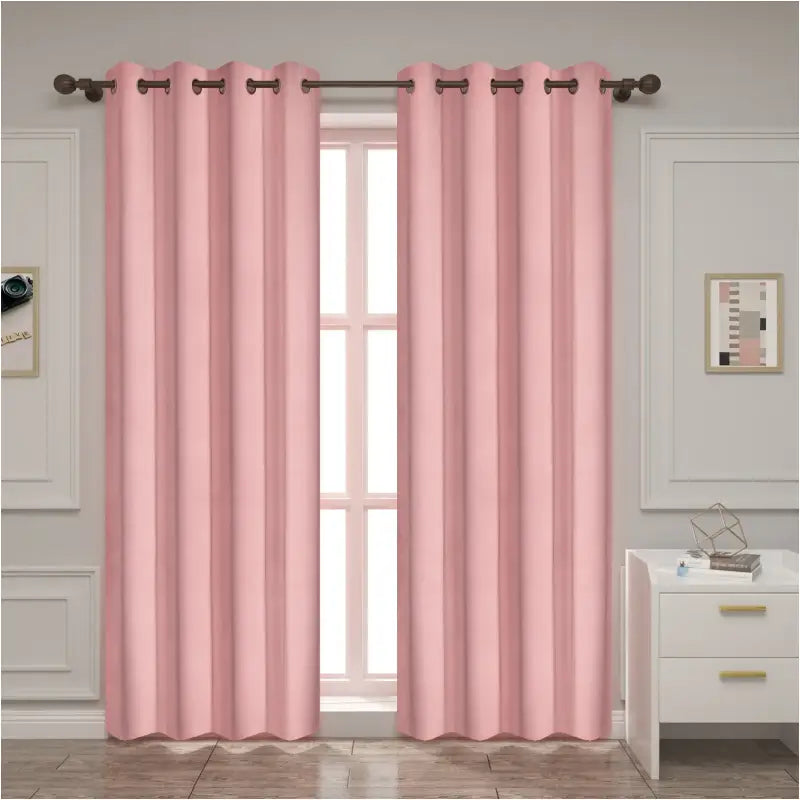 Luxe fluwelen verduisteringsgordijn van BukkitBow, dubbel geweven, 140cm breed, in verschillende lengtes, hangend voor raam.