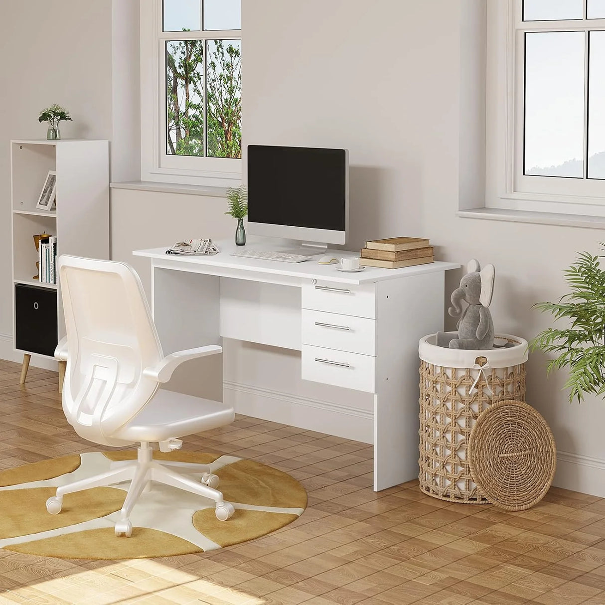 Moderne BukkitBow bureau van 120cm breed met 3 laden en slot, strak ontwerp, geschikt voor kantoor of thuisgebruik.