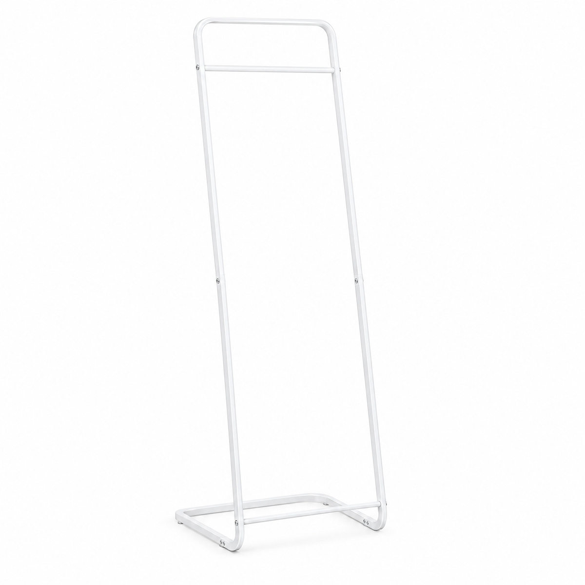 smal kledingrek productfoto op neutrale achtergrond
