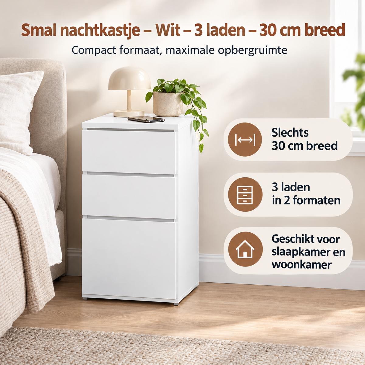 Smal wit nachtkastje van BukkitBow met 3 laden, 30 cm breed, praktisch en ruimtebesparend voor in de slaapkamer.