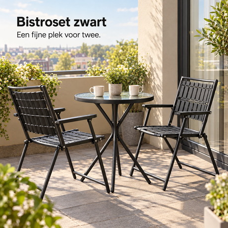 Zwart bistroset van BukkitBow met glazen tafel Ø 60 cm en twee klapstoelen, geschikt voor buiten of binnengebruik.