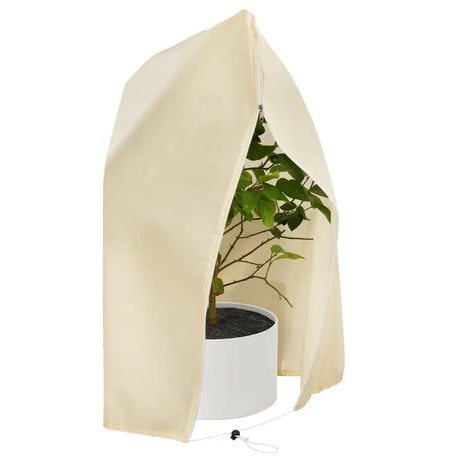 BukkitBow Beschermingshoes voor tuinplanten in crème/wit, extra stevig materiaal, geschikt voor wintergewas bescherming.