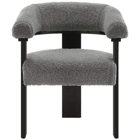 BukkitBow fauteuil met fleece bekleding in lamsvacht-look, rubberwood frame, ergonomisch design en modern stijl voor comfortabele zit.