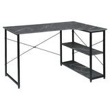 Industrieel klein hoekbureau van BukkitBow met 2 planken en opbergruimte, afmetingen 120x74cm, geschikt voor thuis of kantoor.