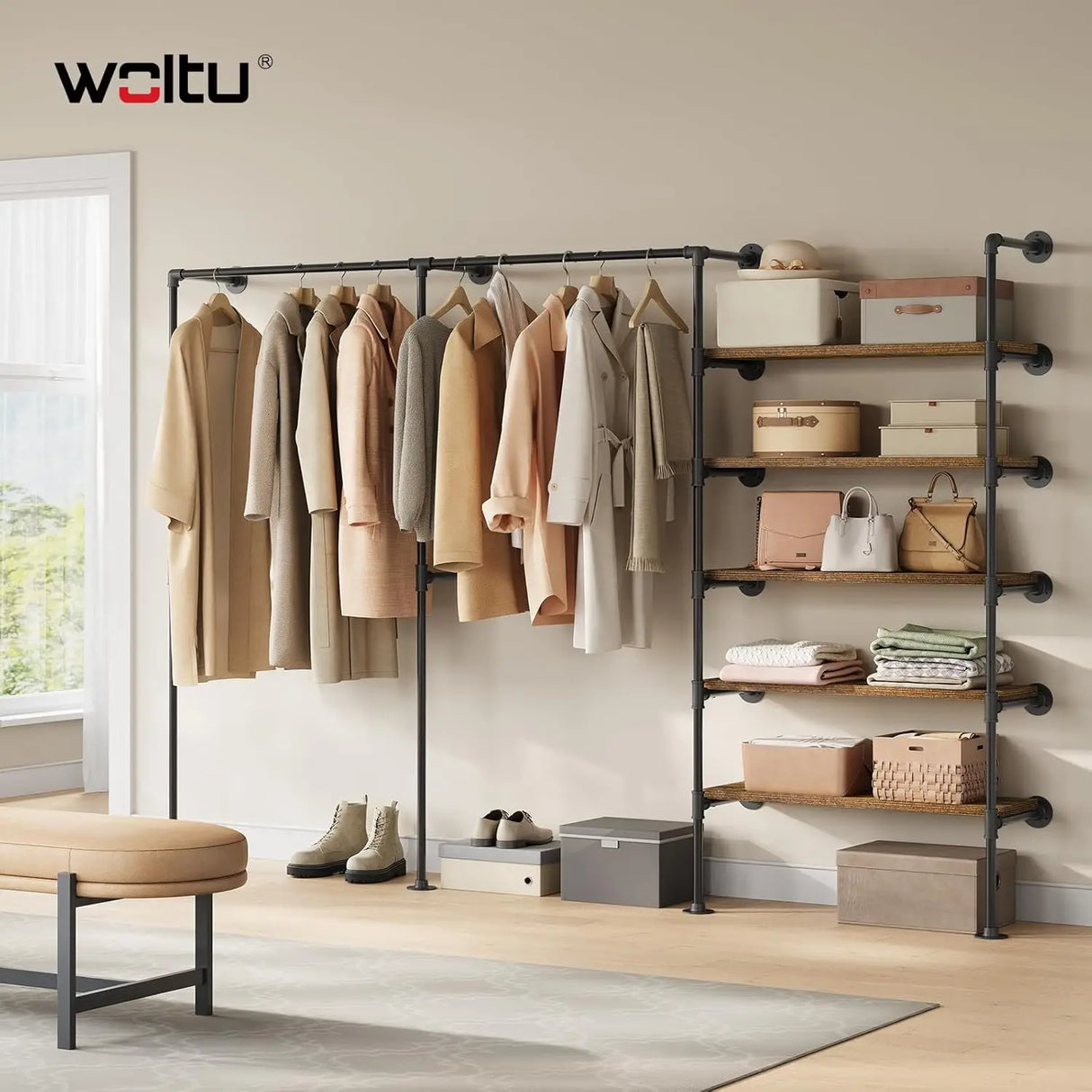 Industrieel BukkitBow open kledingrek van metaal voor wandmontage, geschikt voor kleding en accessoires.
