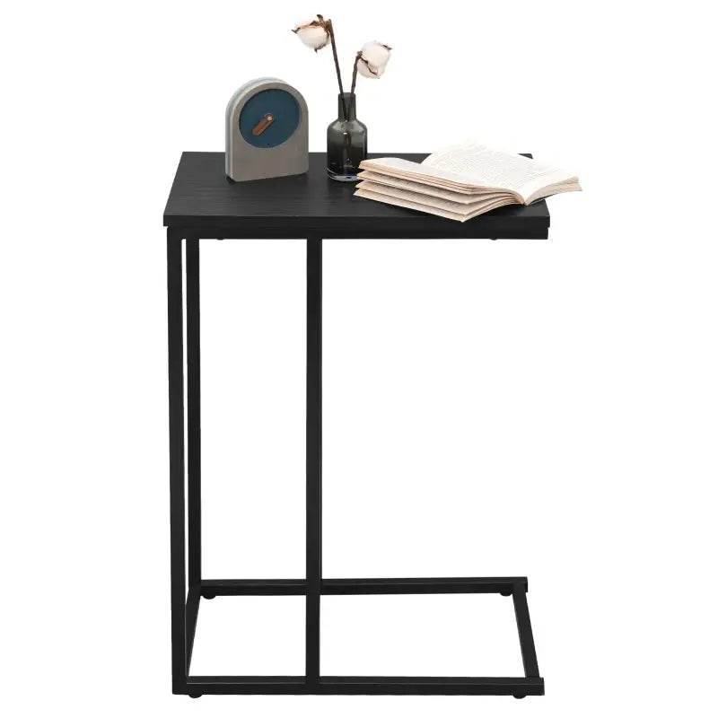 Luxe BukkitBow bijzettafel met metalen frame, 63 cm hoog, ideaal voor laptop en decoratie, modern ontwerp in zwart en goud.