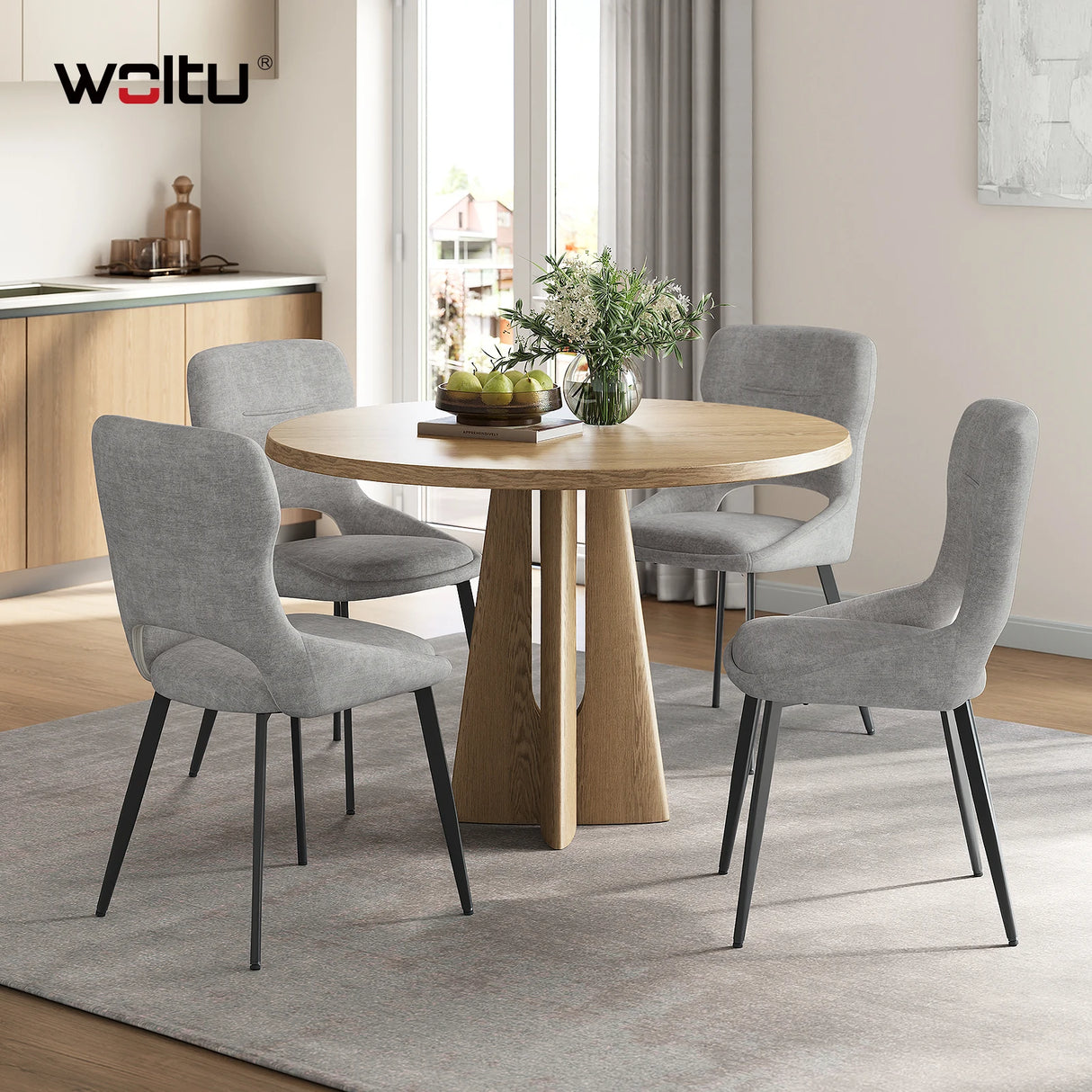 Twee luxe draaibare eetkamerstoelen van BukkitBow met chenille bekleding en metalen poten, set van 2 stuks.