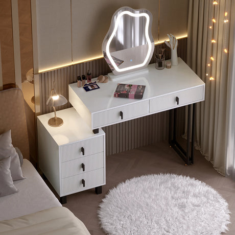 Luxe BukkitBow kaptafel met wolk-spiegel, vijf laden, wit en metalen frame, elegante meubel voor slaapkamer of kleedkamer