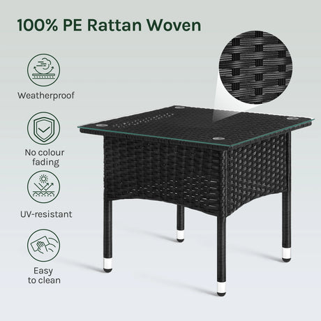 Luxe polyrattan bijzettafel van BukkitBow met gehard glazen blad, weerbestendig voor buitengebruik, stijlvolle tuininrichting.
