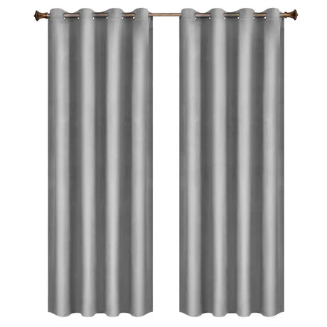 Luxe verduisteringsgordijn van fluweel door BukkitBow, dubbel geweven, 140cm breed, in verschillende lengtes.