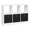 Moderne BukkitBow vakkenkast met drie stoffen laden en open boekenplanken, ideaal voor woon- of kantoorruimte.