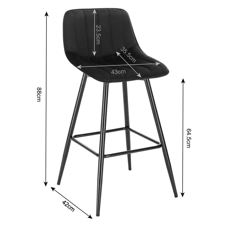 Moderne BukkitBow barkruk van fluweel met metalen frame en ergonomische rugleuning, zithoogte 64,5 cm, tot 100 kg draagvermogen.