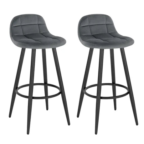 Set van 2 moderne barkrukken van BukkitBow met fluwelen zitting, metalen frame, lage rugleuning en voetsteun voor een stijlvol interieur.