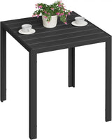 Moderne BukkitBow tuintafel met aluminium frame en WPC tafelblad, geschikt voor buitengebruik, stijlvolle tuinmeubelen.