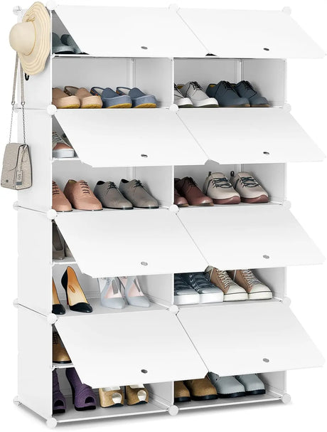 Zwart BukkitBow modulaire schoenenkast met 8 vakken voor 32 paar schoenen, zichtbaar met schoenen in de vakken.