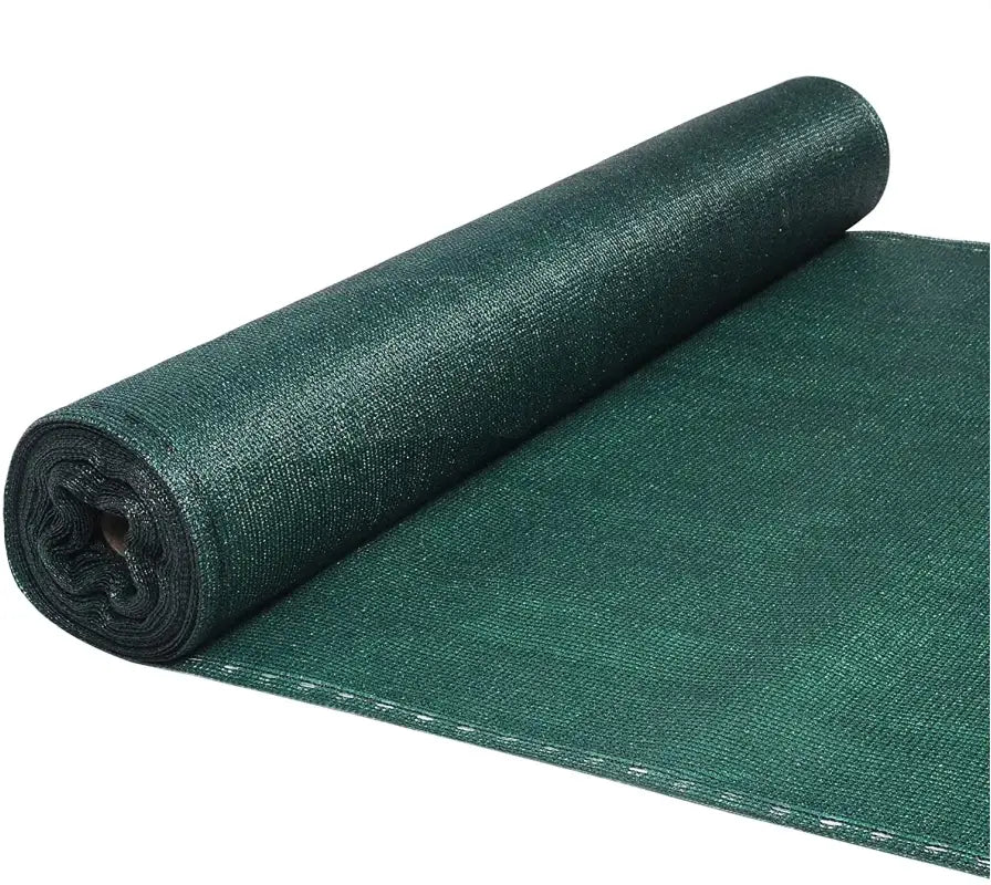 Groene BukkitBow privacyscherm van 150 g/m² met 85% schaduwing, temperatuurbestendig en inclusief kabelbinders, zichtbaar in beeld
