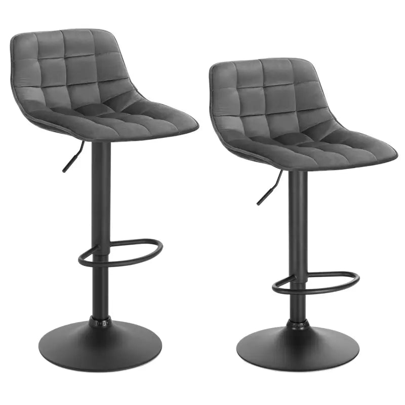 Set van 2 BukkitBow barkrukken met fluwelen zitting en metalen frame, hoogte 59-81 cm, ergonomisch ontwerp.