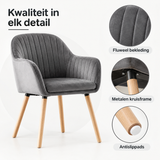 Detail van materiaal en afwerking van eetkamerstoelen met armleuningen