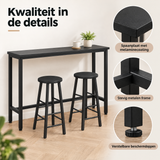 Detail van materiaal en afwerking van industriële bartafel