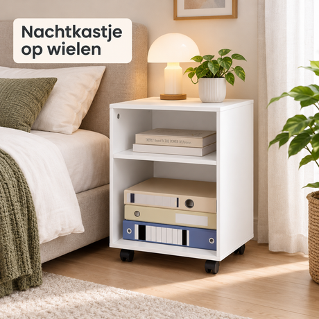 Wit nachtkastje op wielen van BukkitBow met 2 open vakken, afmetingen 40x55x35 cm, geschikt voor slaapkamer of woonkamer.