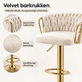 Detail van materiaal en afwerking van velvet barkrukken
