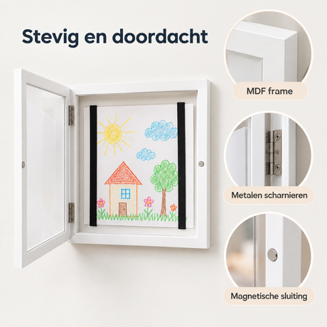 Witte wissellijst voor kindertekeningen A4 van BukkitBow, openklapbaar met opbergruimte en zichtbaar detail in de afbeelding